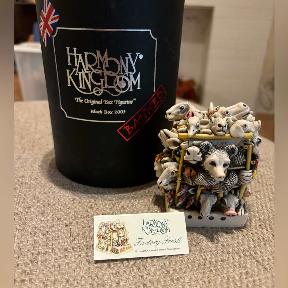 Harmony Kingdom LE 2726/3600 Factory Fresh Box Signed by Peter Calvesbert